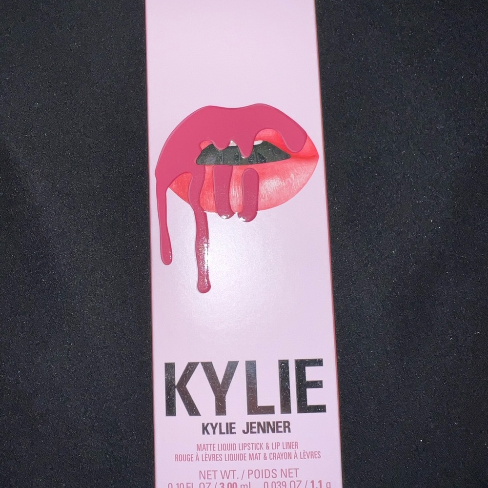 Kylie lip kit "snow way bae"